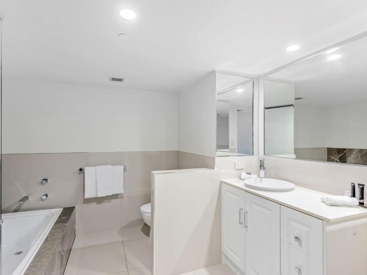 Crown Towers Superior 3 Bedroom Apartment - Coasthm โกลด์โคสต์ ภายนอก รูปภาพ